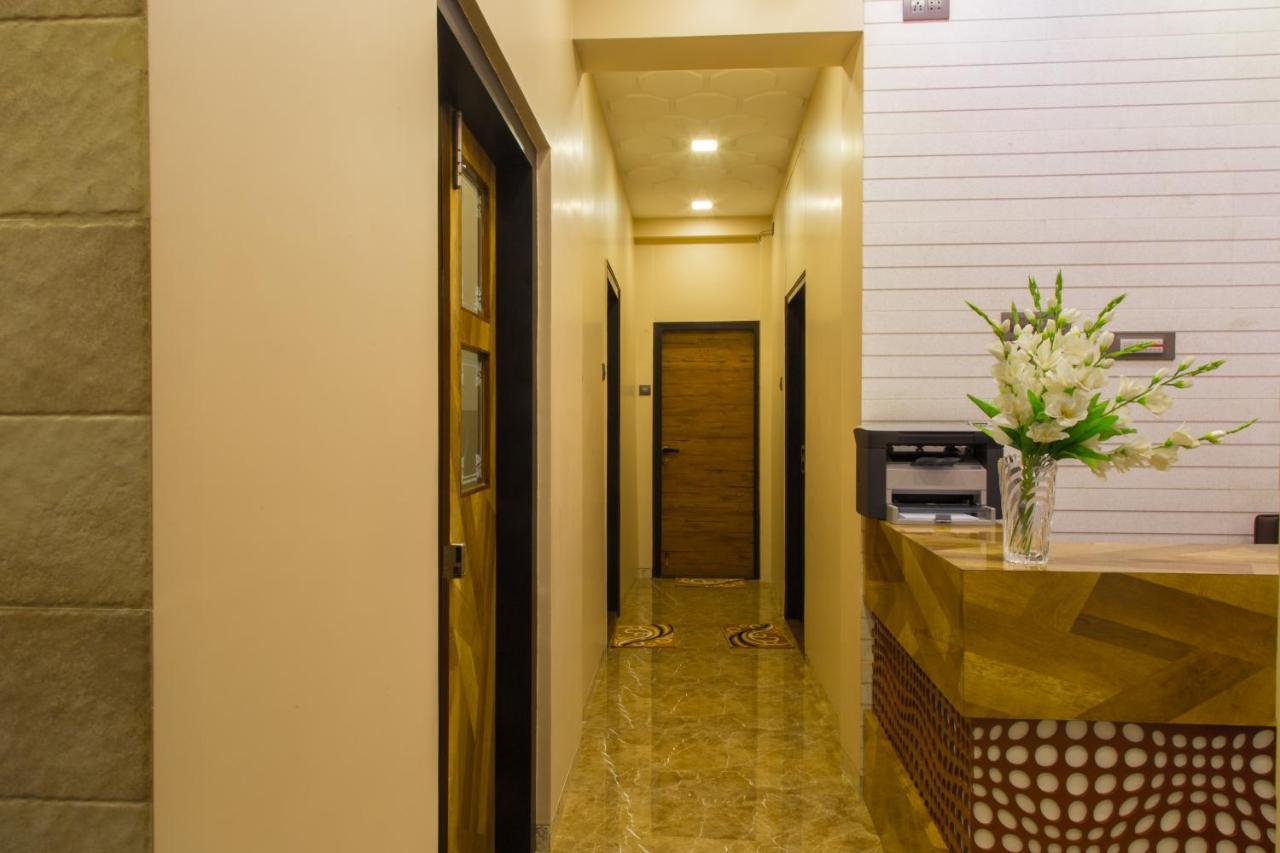 Hotel Tourister Mumbai Kültér fotó